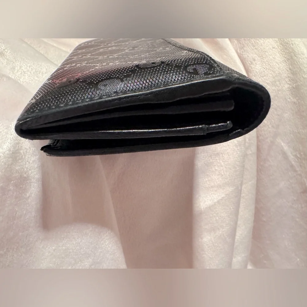 Gucci Black Guccissima Wallet – Authentic Timeless Design, Great Condition - Picture 4 of 16